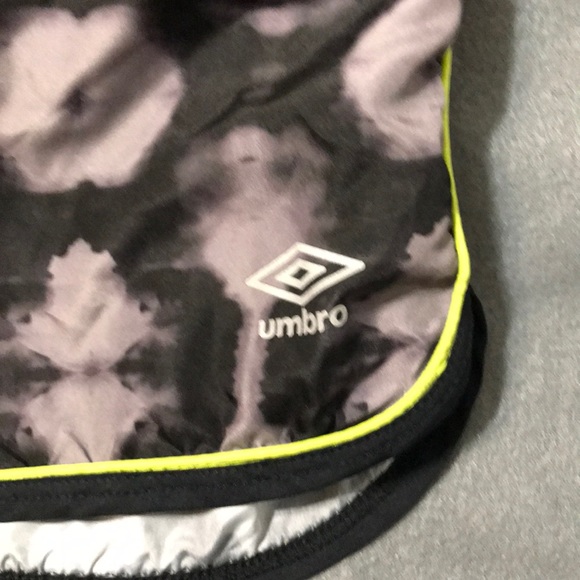 Umbro shorts - Picture 2 of 4